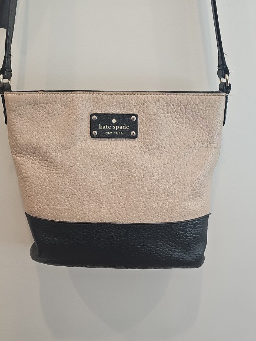kate spade Beige and Black Two-Tone Crossbody Bag - Picture 3 of 7